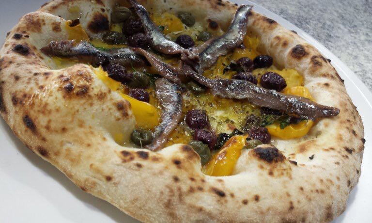pizza alici e olive
